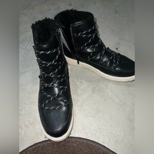 Black Winter Boots